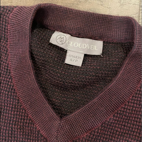 Cloudveil men’s knit burgundy v-neck sweater - Picture 2 of 2
